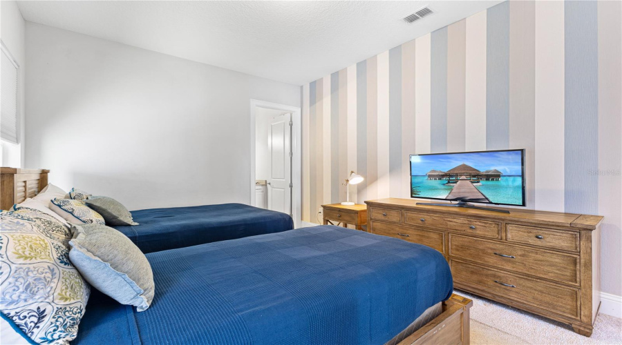 ORLANDO, Florida 32836, 8 Bedrooms Bedrooms, ,6 BathroomsBathrooms,Residential,For Sale,DOTH,0,MFRO6323665