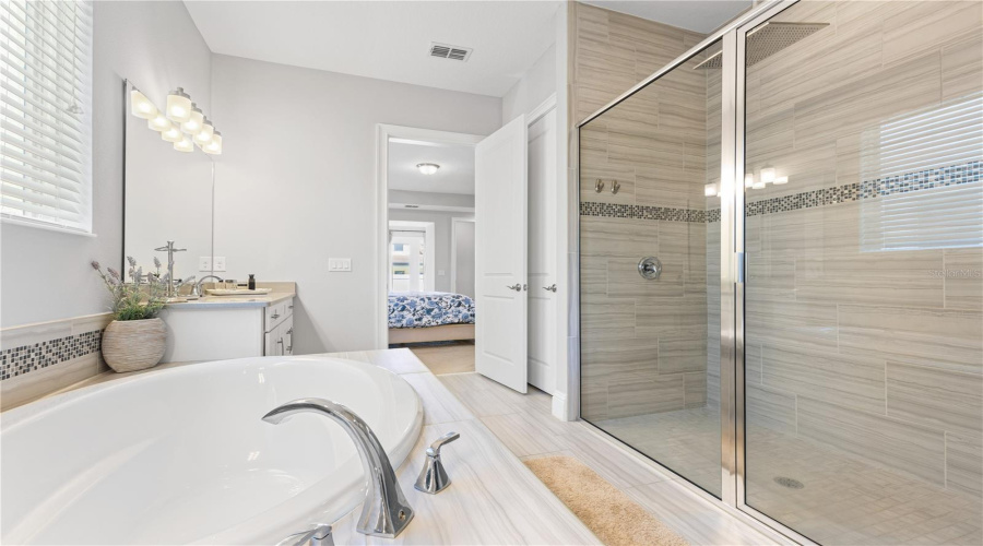 ORLANDO, Florida 32836, 8 Bedrooms Bedrooms, ,6 BathroomsBathrooms,Residential,For Sale,DOTH,0,MFRO6323665