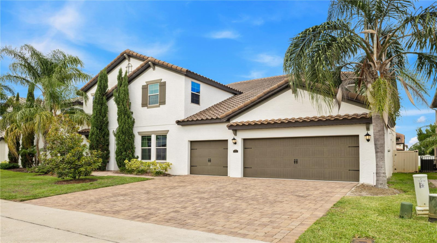 ORLANDO, Florida 32836, 8 Bedrooms Bedrooms, ,6 BathroomsBathrooms,Residential,For Sale,DOTH,0,MFRO6323665