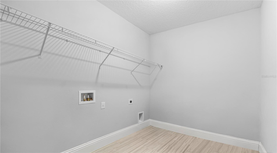 ORLANDO, Florida 32836, 8 Bedrooms Bedrooms, ,6 BathroomsBathrooms,Residential,For Sale,DOTH,0,MFRO6323665