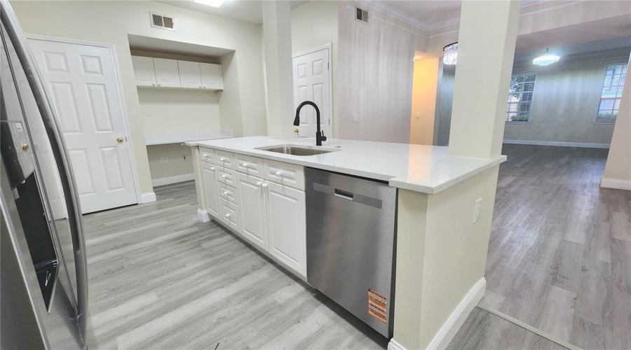 OPEN CONCEPT FLOOR PLAN!!!