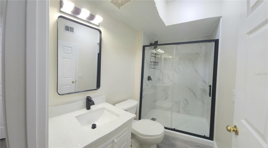 NEWLY UPDATED MODERNIZED BATHROOM!