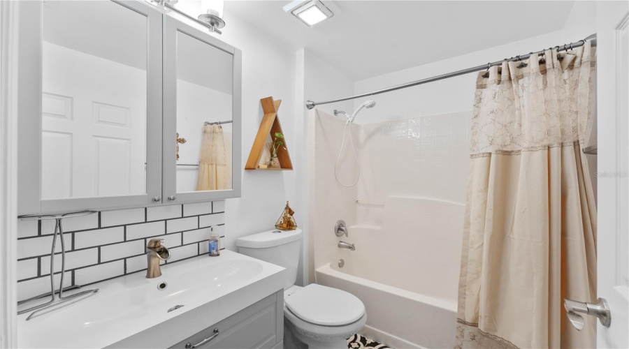 DAVENPORT, Florida 33897, 3 Bedrooms Bedrooms, ,2 BathroomsBathrooms,Residential,For Sale,HIGHWAY 27,0,MFRS5129971