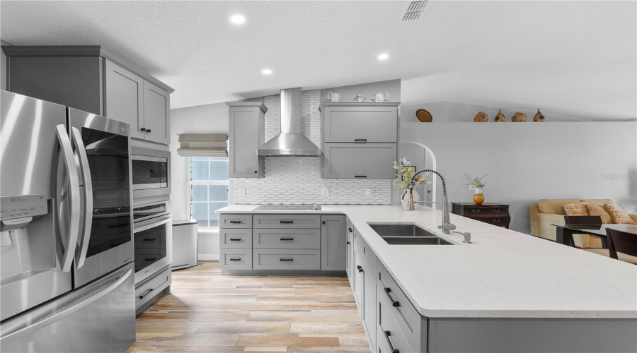 DAVENPORT, Florida 33897, 3 Bedrooms Bedrooms, ,2 BathroomsBathrooms,Residential,For Sale,HIGHWAY 27,0,MFRS5129971