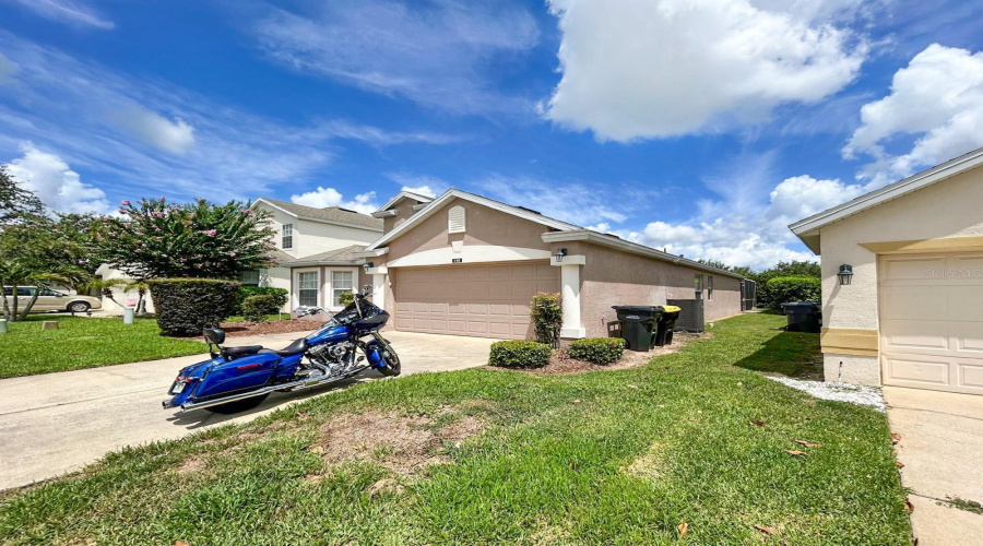DAVENPORT, Florida 33897, 4 Bedrooms Bedrooms, ,3 BathroomsBathrooms,Residential,For Sale,BONVILLE,0,MFRS5130087