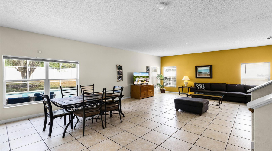DAVENPORT, Florida 33897, 7 Bedrooms Bedrooms, ,5 BathroomsBathrooms,Residential,For Sale,BLOOMINGDALE,0,MFRS5123341