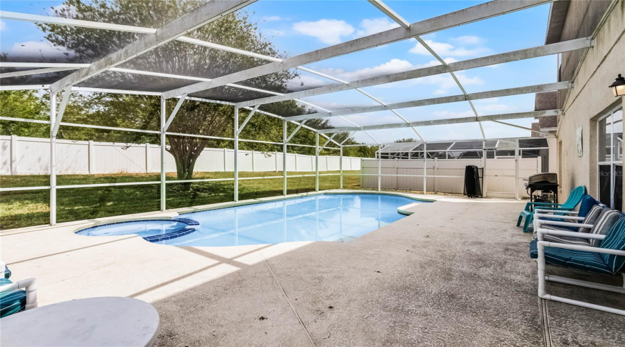 DAVENPORT, Florida 33897, 7 Bedrooms Bedrooms, ,5 BathroomsBathrooms,Residential,For Sale,BLOOMINGDALE,0,MFRS5123341
