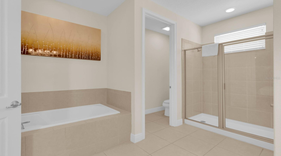 Primary en-suite bathroom
