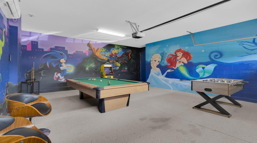 Game room in Garage