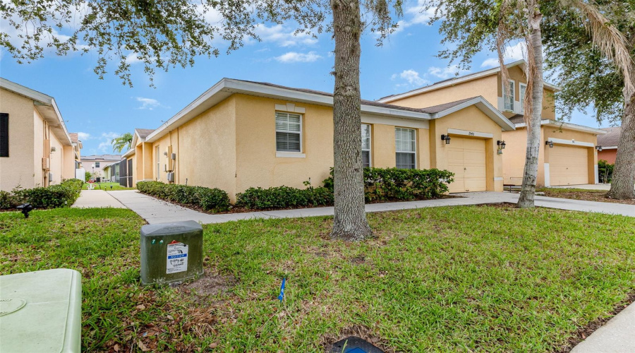 DAVENPORT, Florida 33896, 4 Bedrooms Bedrooms, ,3 BathroomsBathrooms,Residential,For Sale,ROYAL RIDGE,0,MFRS5130228