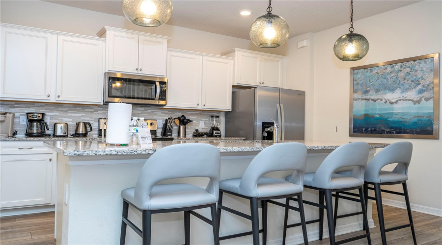 DAVENPORT, Florida 33897, 7 Bedrooms Bedrooms, ,5 BathroomsBathrooms,Residential,For Sale,SUMMER,0,MFRO6324163