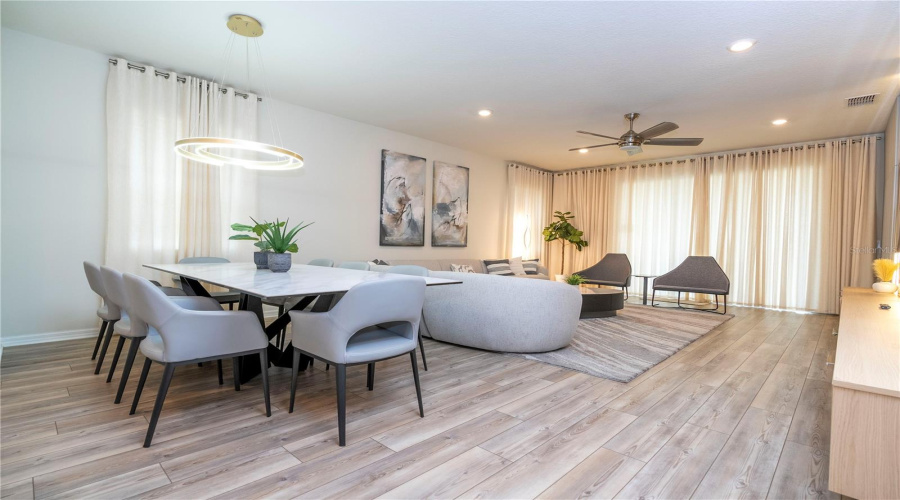 DAVENPORT, Florida 33897, 7 Bedrooms Bedrooms, ,5 BathroomsBathrooms,Residential,For Sale,SUMMER,0,MFRO6324163