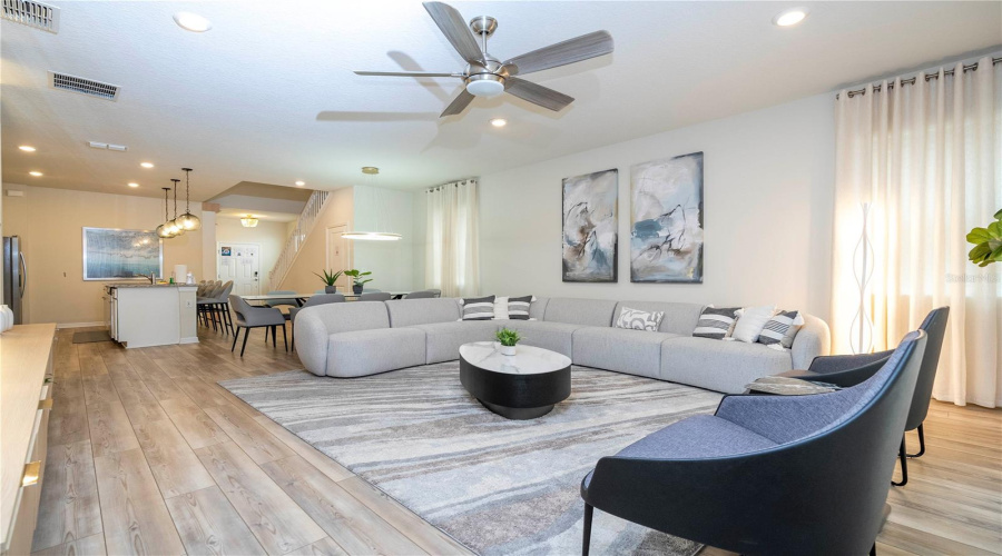 DAVENPORT, Florida 33897, 7 Bedrooms Bedrooms, ,5 BathroomsBathrooms,Residential,For Sale,SUMMER,0,MFRO6324163