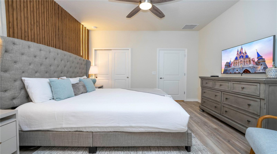 DAVENPORT, Florida 33897, 7 Bedrooms Bedrooms, ,5 BathroomsBathrooms,Residential,For Sale,SUMMER,0,MFRO6324163