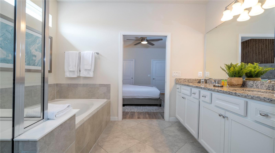 DAVENPORT, Florida 33897, 7 Bedrooms Bedrooms, ,5 BathroomsBathrooms,Residential,For Sale,SUMMER,0,MFRO6324163