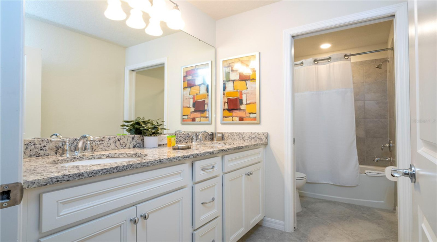 DAVENPORT, Florida 33897, 7 Bedrooms Bedrooms, ,5 BathroomsBathrooms,Residential,For Sale,SUMMER,0,MFRO6324163