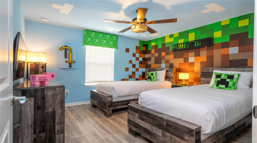 DAVENPORT, Florida 33897, 7 Bedrooms Bedrooms, ,5 BathroomsBathrooms,Residential,For Sale,SUMMER,0,MFRO6324163