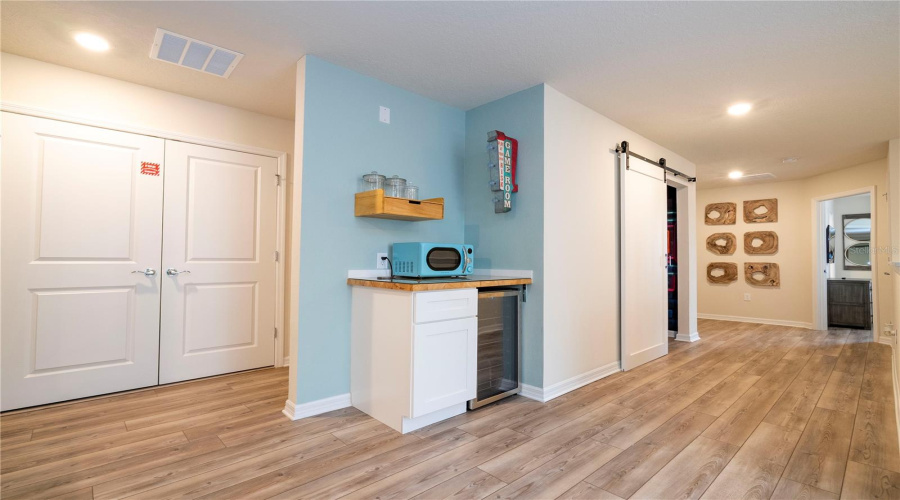 DAVENPORT, Florida 33897, 7 Bedrooms Bedrooms, ,5 BathroomsBathrooms,Residential,For Sale,SUMMER,0,MFRO6324163