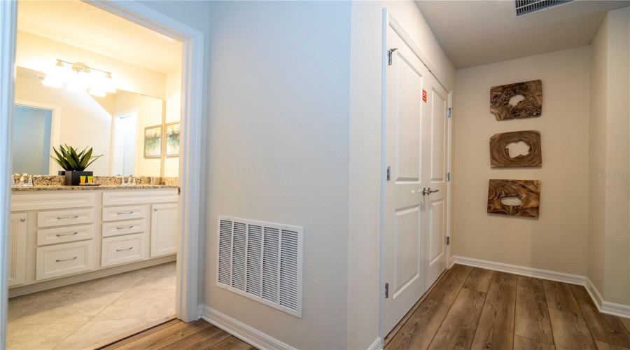 DAVENPORT, Florida 33897, 7 Bedrooms Bedrooms, ,5 BathroomsBathrooms,Residential,For Sale,SUMMER,0,MFRO6324163