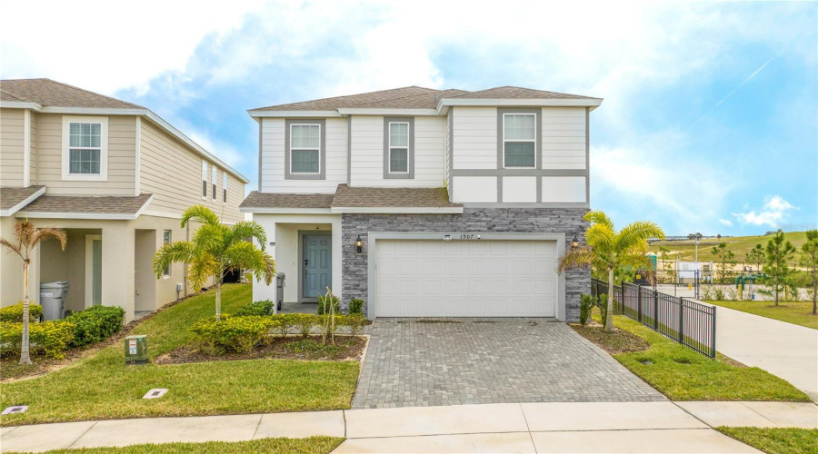 DAVENPORT, Florida 33897, 7 Bedrooms Bedrooms, ,5 BathroomsBathrooms,Residential,For Sale,SUMMER,0,MFRO6324163