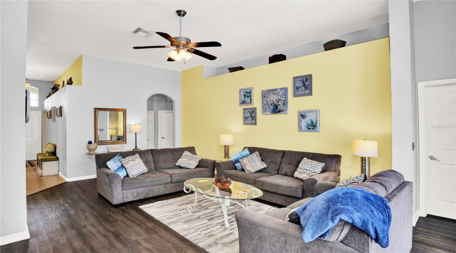 DAVENPORT, Florida 33897, 4 Bedrooms Bedrooms, ,3 BathroomsBathrooms,Residential,For Sale,PLUMOSO,0,MFRP4935424