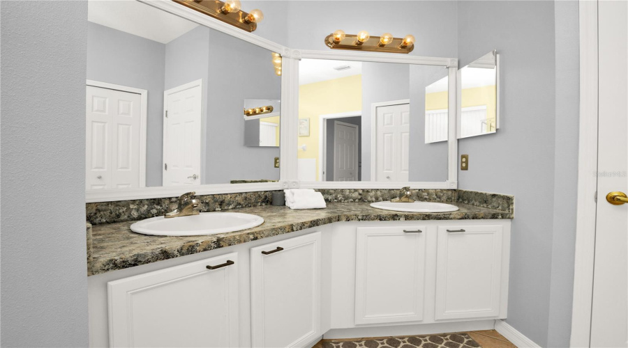 DAVENPORT, Florida 33897, 4 Bedrooms Bedrooms, ,3 BathroomsBathrooms,Residential,For Sale,PLUMOSO,0,MFRP4935424
