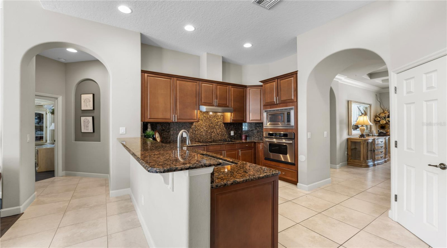 DAVENPORT, Florida 33837, 6 Bedrooms Bedrooms, ,4 BathroomsBathrooms,Residential,For Sale,CHADWICK,0,MFRO6323375