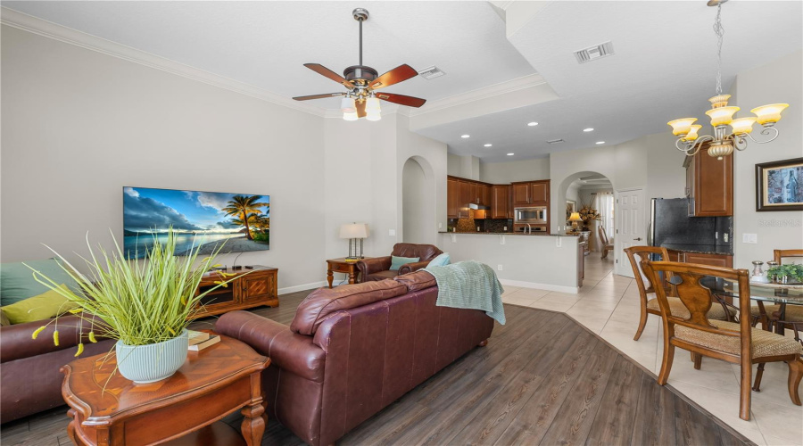 DAVENPORT, Florida 33837, 6 Bedrooms Bedrooms, ,4 BathroomsBathrooms,Residential,For Sale,CHADWICK,0,MFRO6323375