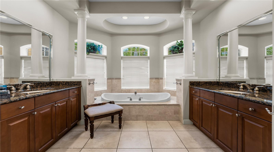 DAVENPORT, Florida 33837, 6 Bedrooms Bedrooms, ,4 BathroomsBathrooms,Residential,For Sale,CHADWICK,0,MFRO6323375