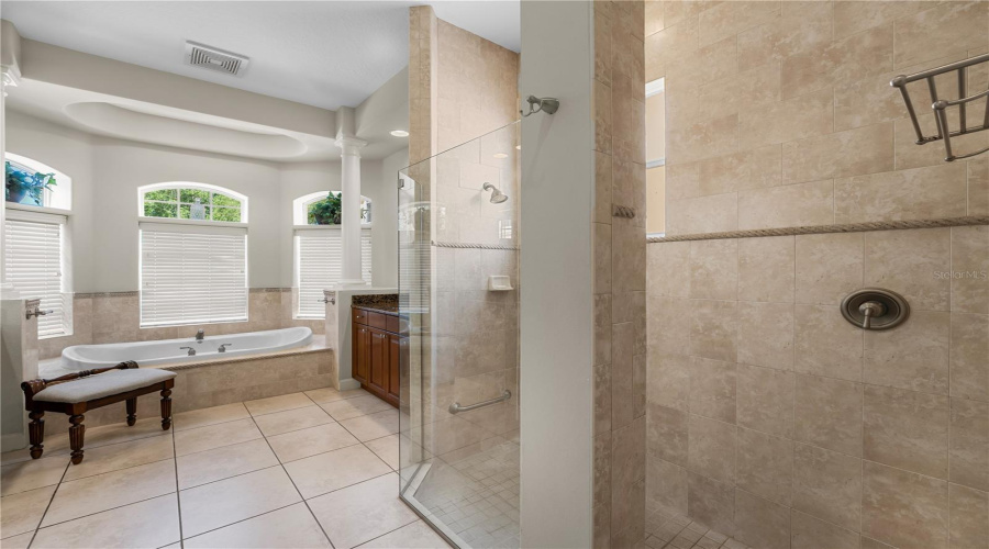 DAVENPORT, Florida 33837, 6 Bedrooms Bedrooms, ,4 BathroomsBathrooms,Residential,For Sale,CHADWICK,0,MFRO6323375