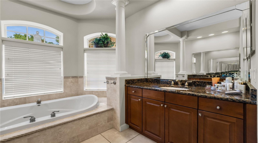 DAVENPORT, Florida 33837, 6 Bedrooms Bedrooms, ,4 BathroomsBathrooms,Residential,For Sale,CHADWICK,0,MFRO6323375