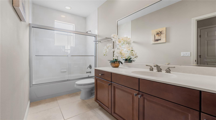 DAVENPORT, Florida 33837, 6 Bedrooms Bedrooms, ,4 BathroomsBathrooms,Residential,For Sale,CHADWICK,0,MFRO6323375