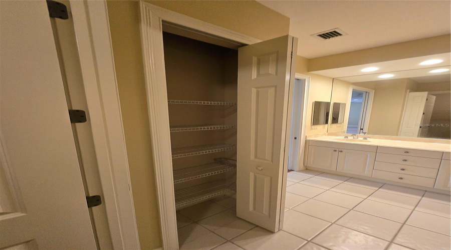 CELEBRATION, Florida 34747, 2 Bedrooms Bedrooms, ,2 BathroomsBathrooms,Residential,For Sale,MULBERRY,0,MFRO6324201