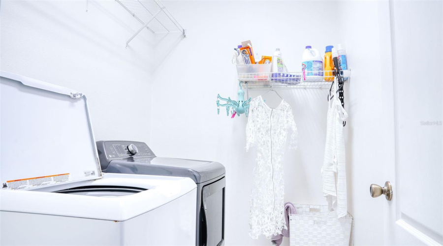 Mother in law suite. Laundry room