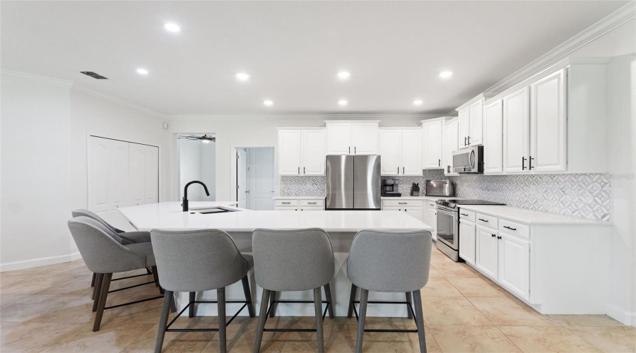CHAMPIONS GATE, Florida 33896, 5 Bedrooms Bedrooms, ,4 BathroomsBathrooms,Residential,For Sale,DEUCE,0,MFRO6323641