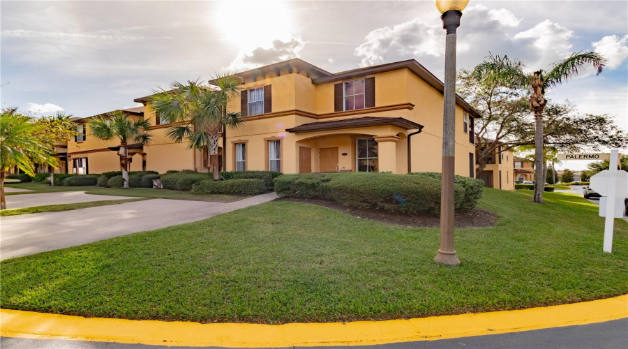 DAVENPORT, Florida 33897, 4 Bedrooms Bedrooms, ,3 BathroomsBathrooms,Residential,For Sale,PALERMO,0,MFRL4954229