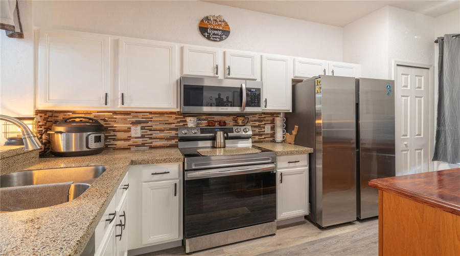 DAVENPORT, Florida 33897, 4 Bedrooms Bedrooms, ,3 BathroomsBathrooms,Residential,For Sale,PALERMO,0,MFRL4954229