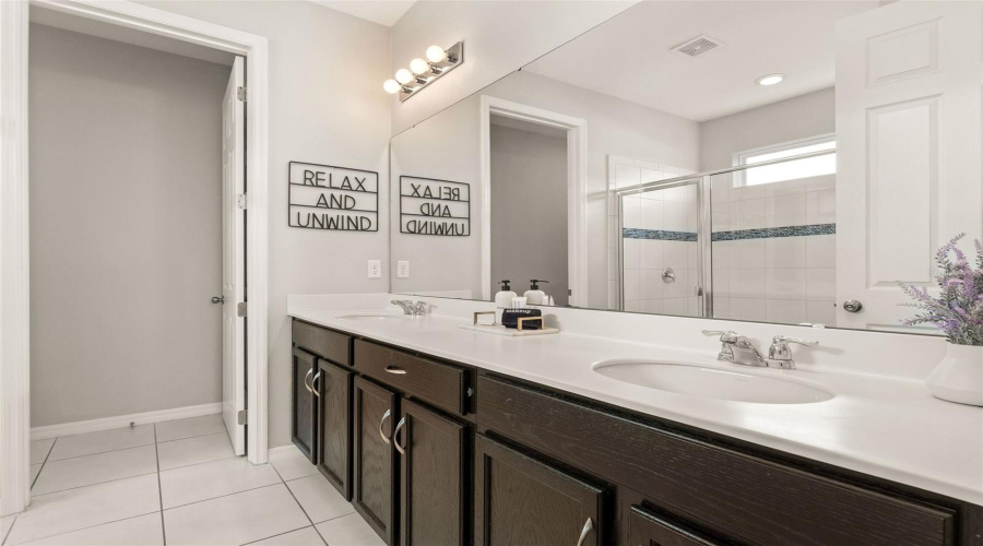 KISSIMMEE, Florida 34747, 8 Bedrooms Bedrooms, ,6 BathroomsBathrooms,Residential,For Sale,FLAMINGO KEY,0,MFRO6324425