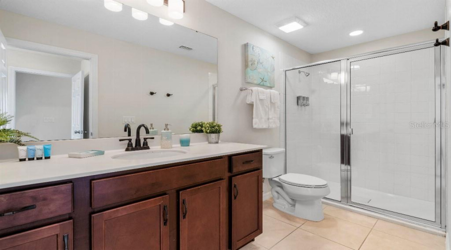 KISSIMMEE, Florida 34747, 5 Bedrooms Bedrooms, ,4 BathroomsBathrooms,Residential,For Sale,CAREY PALM,0,MFRTB8404193