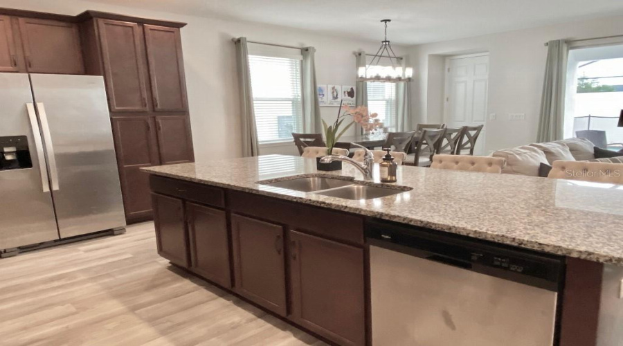 KISSIMMEE, Florida 34747, 5 Bedrooms Bedrooms, ,4 BathroomsBathrooms,Residential,For Sale,CAREY PALM,0,MFRTB8404193