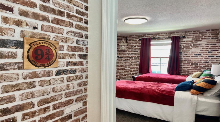 KISSIMMEE, Florida 34747, 5 Bedrooms Bedrooms, ,4 BathroomsBathrooms,Residential,For Sale,CAREY PALM,0,MFRTB8404193