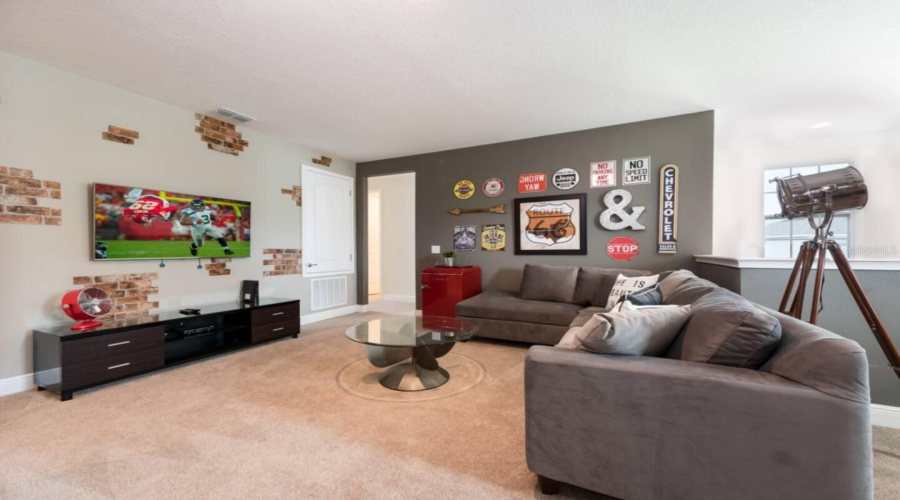 KISSIMMEE, Florida 34747, 9 Bedrooms Bedrooms, ,8 BathroomsBathrooms,Residential,For Sale,FAIRFAX,0,MFRS5130329