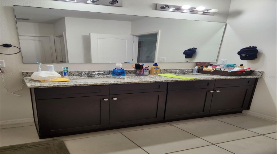 DAVENPORT, Florida 33896, 4 Bedrooms Bedrooms, ,2 BathroomsBathrooms,Residential,For Sale,HAWTHORNE,0,MFRS5129993