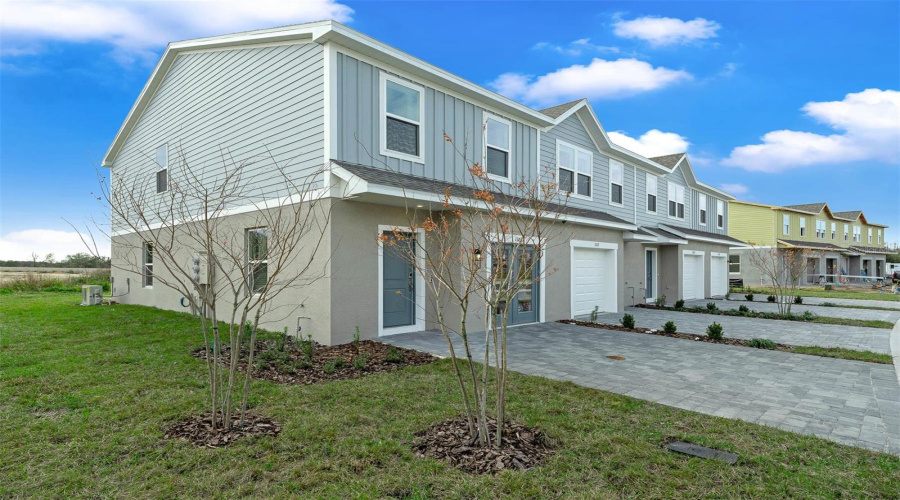 DAVENPORT, Florida 33897, 3 Bedrooms Bedrooms, ,2 BathroomsBathrooms,Residential,For Sale,FAN PALM,0,MFRO6274033
