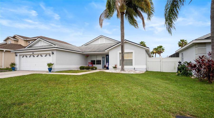 Things to note - two car garage, front porch, vinyl fence, and no rear neighbors.