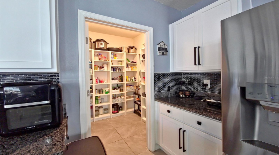 DAVENPORT, Florida 33837, 5 Bedrooms Bedrooms, ,3 BathroomsBathrooms,Residential,For Sale,CASCADES,0,MFRS5130348