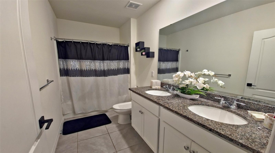 DAVENPORT, Florida 33837, 5 Bedrooms Bedrooms, ,3 BathroomsBathrooms,Residential,For Sale,CASCADES,0,MFRS5130348