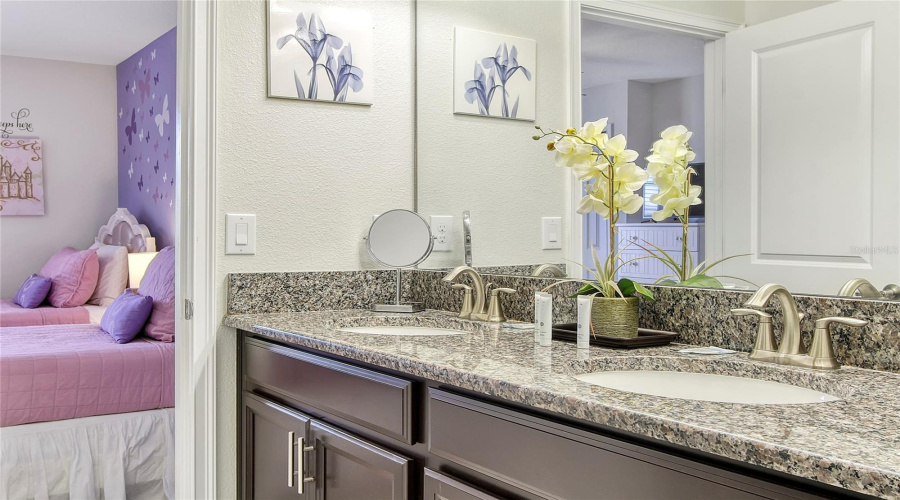 DAVENPORT, Florida 33896, 6 Bedrooms Bedrooms, ,6 BathroomsBathrooms,Residential,For Sale,MOON VALLEY DR,0,MFRO6324768