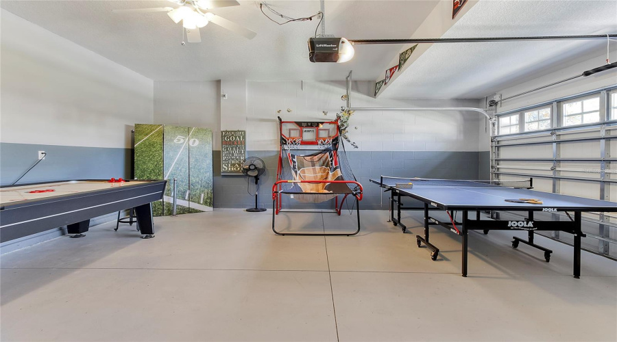 DAVENPORT, Florida 33896, 6 Bedrooms Bedrooms, ,6 BathroomsBathrooms,Residential,For Sale,MOON VALLEY DR,0,MFRO6324768