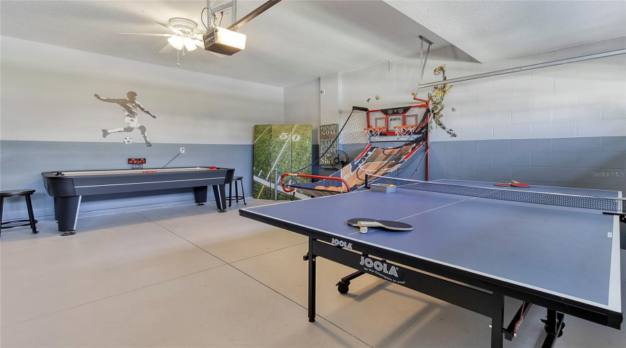 DAVENPORT, Florida 33896, 6 Bedrooms Bedrooms, ,6 BathroomsBathrooms,Residential,For Sale,MOON VALLEY DR,0,MFRO6324768